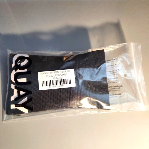 QUAY AUSTRALIA LEVEL UP (Black Matte frame) SUNGLASSES - Picture 3 of 4